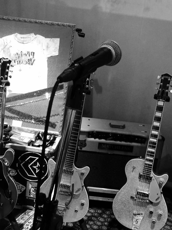 3104sorrow's tweet photo. 川村かおり / Go Home No Home https://t.co/ZUtEEaxNHX
SOMEDAY,TODAY♬
"SHE IS SILVER JETTER"
SINGLE&DOUBLE CUTAWAY💙
#川村カオリ #SILVERJET
#gretsch #royalpussy #ROYALROCKS https://t.co/hXRLUm48DI