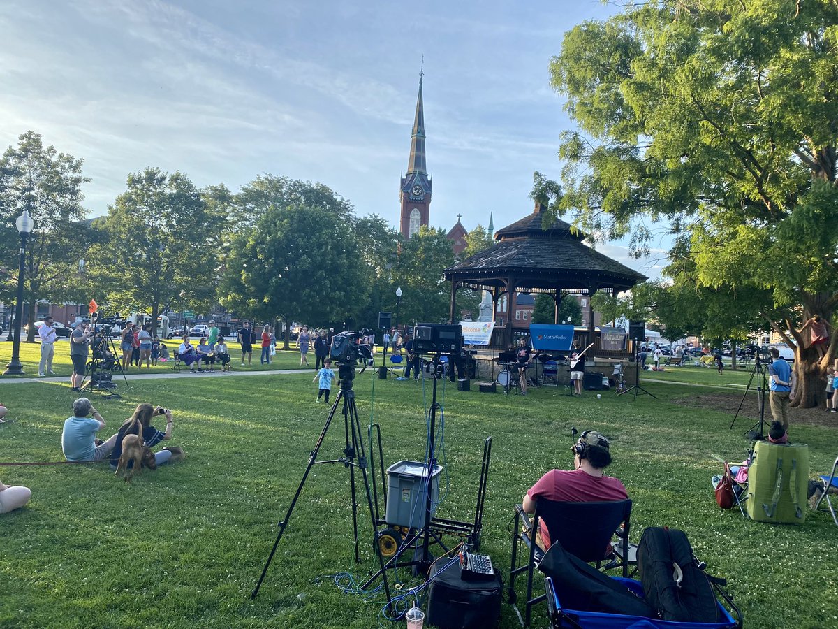 NatickPegasus's tweet photo. Classic Groove bringing the funk tonight! #ConcertOnTheCommon https://t.co/qKWtowptXy