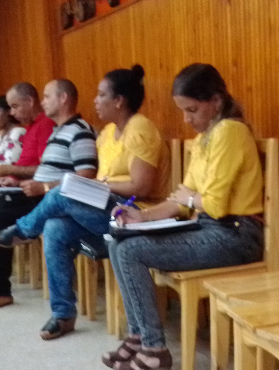 GrandaMorejon's tweet photo. Rindió cuenta al Buró Prov del @PartidoPCC el Buró del #PCC de #Sandino. @YamileRamosCord, Primera Secretaria en la provincia #PinardelRío los convocó a seguir combatiendo con más energía en bien de su pueblo. #Cuba #TrabajoYVictoria
#CubaPorLaPaz https://t.co/BXI1HpCQUV