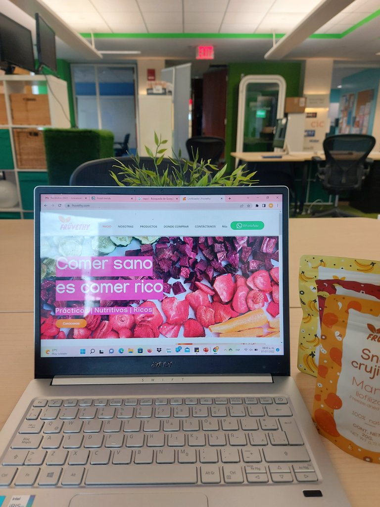 NinaEscamilla's tweet photo. Such an amazing experience to connect with @branchfood as part of the  @YLAINetwork program. Being able to get feedback and to know more about the US market for @fruvethy 
#fruvethy #YLAI2022 #branchfood https://t.co/nNnFH4CDDA