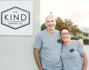 ☕The moment Jules &amp; Trevor took their first sip of #coldbrew, it was love... true no-holds-barred🖤
After 7 years figuring out the best brew trying different #coffee beans, equipment, roasts &amp; grinds until they finally cracked the perfect cold brew👌👇
artisansbend.com/collections/th…