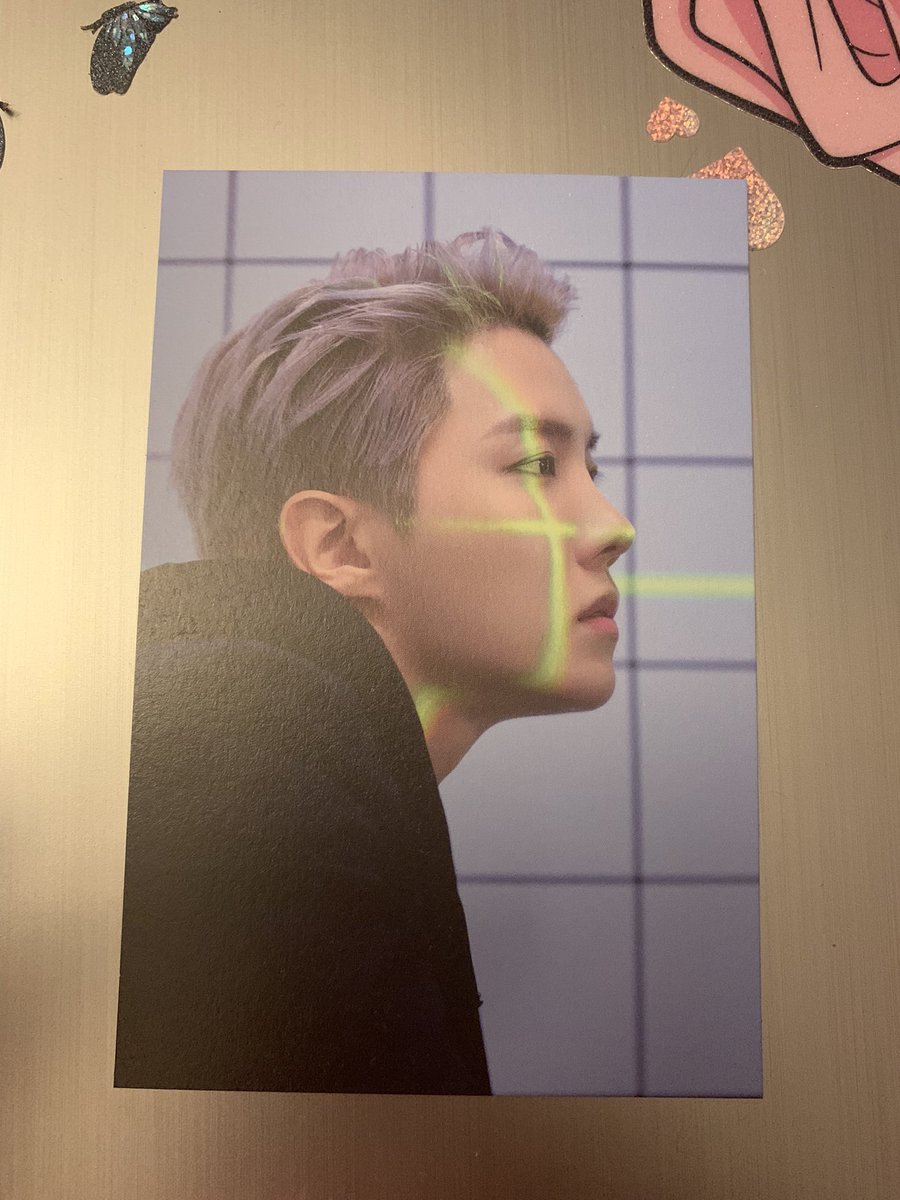 koosxoxo's tweet photo. WTT BTS PROOF 

COMPACT EDITION:

HAVE: J-Hope/Hobi postcard

WANT: jin, yoongi, jimin, or Jugkook postcard

Please DM me.

USA /CANADA ONLY

MUST HAVE PROOFS

@btstradebot @BTStrading_USA @BTSTradingPC https://t.co/yfuXz39Spx