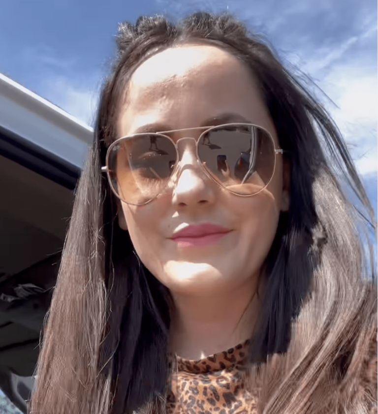 ~Jenelle Evans: Could She Return to Teen Mom 2? For Real?!?~
https://t.co/zF8pOBaAnP
Jenelle Evans has been unemployed for several years.
Evans was fired from Teen Mom 2 back in 2019, and for most of that time, she and husband David Eason scraped by on sponsored content... https://t.co/RkQ1JtJphN