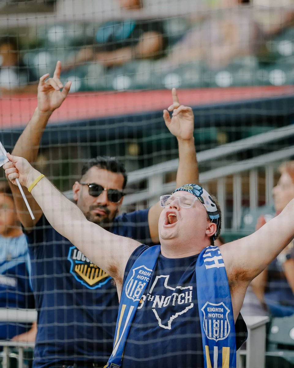 eplocomotivefc's tweet photo. La pasión de nuestra gente 💙💛

#LocoFamilia #VamosLocos #VamosElPaso https://t.co/iEjYHyvxZ9