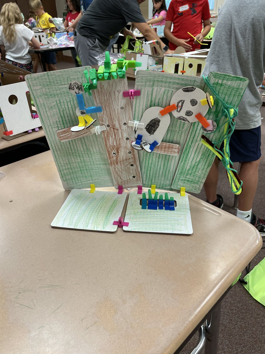 pcteachershs's tweet photo. So much creativity at STEAM camp. Building our Zoo with @3Duxdesign @applebyspsd @SPSChargers #designthinking #RUCSReady #NJCSReady https://t.co/D11O4N2XYZ
