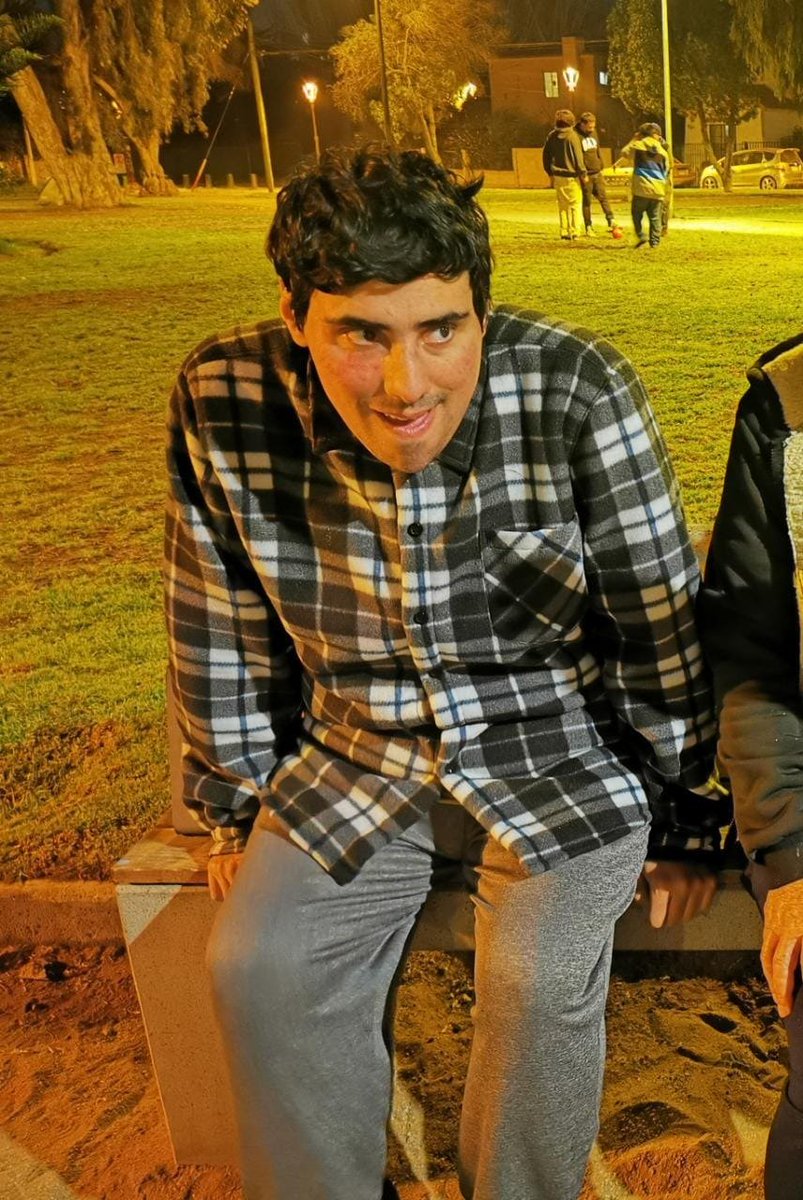 AliciaIsabelAG's tweet photo. ATENCIÓN #LASERENA #Coquimbo
Se busca persona con autismo, extraviada hace poco en el sector de la plaza ubicada en Av. Francisco de Aguirre con ruta 5
 "Su nombre es Pedro" 
Cualquier información avisar al +56988765830.
💙
@LaSerenaOnline @viaconectados @guayacanfmcl https://t.co/wx7piNyPXi