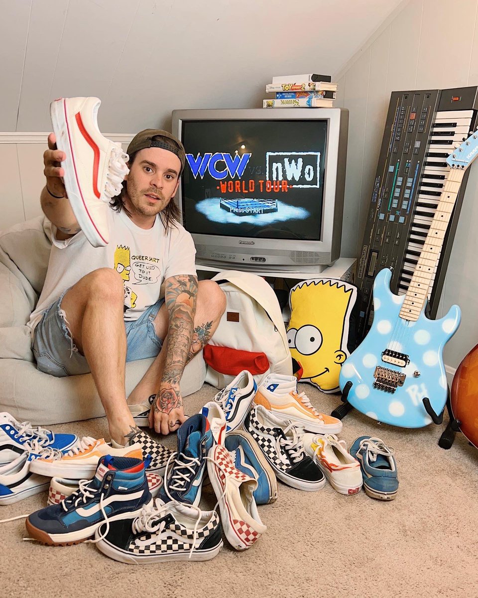 thisisphangs's tweet photo. HELLO THE NEW PHANGS x VANS CUSTOMS COLLAB IS OUT NOW!!

https://t.co/fElK7qzSLy https://t.co/bfz4VsUsJK