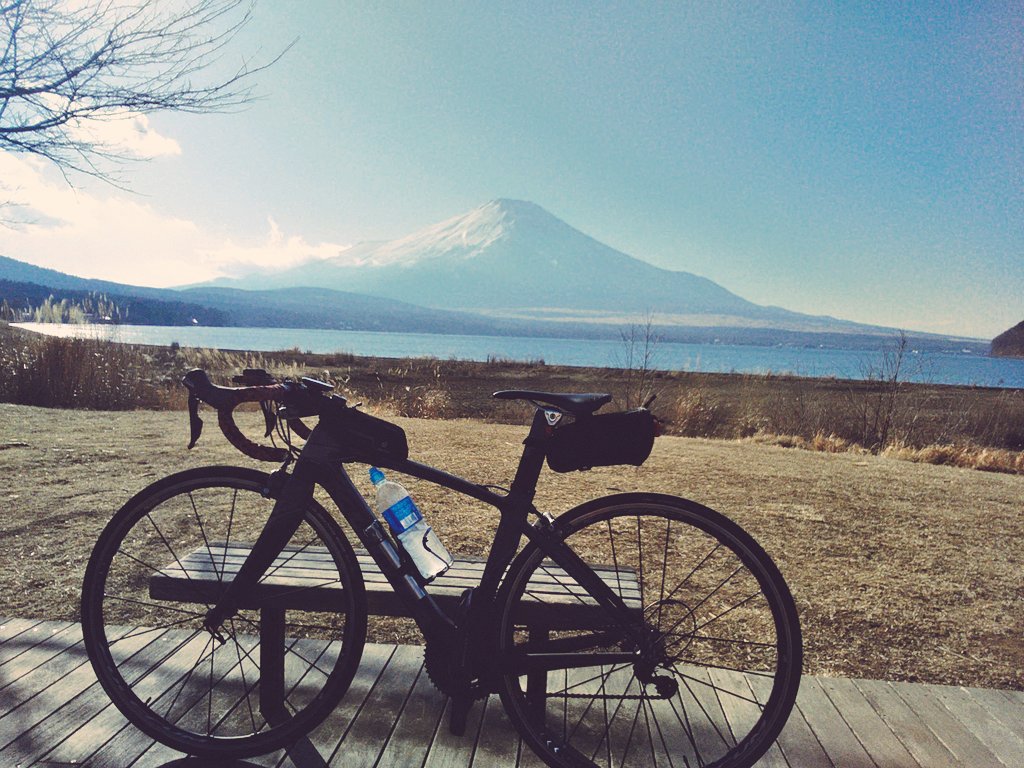 涼しくなるツイート第7弾 富士山一周ライドにて🚴‍♂️ 別の時間、別の場所から撮ってみました。富士なし県民としては普段から見られる場所は羨ましい😌 年間を通じて山全体が見られる日は以外と多くな