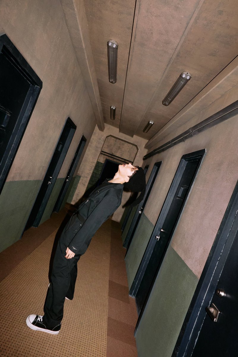 M O O N⁷ Bad Decisions 🃏 tweet media