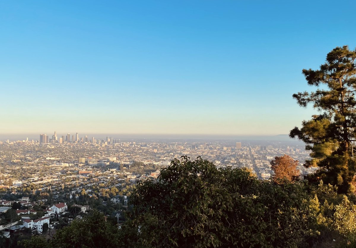dianaaap08's tweet photo. Griffith Park hike + a nice message 

#GriffithPark #Observatory #Dtlaviews #HaveANiceDay https://t.co/PmbAmr05WR