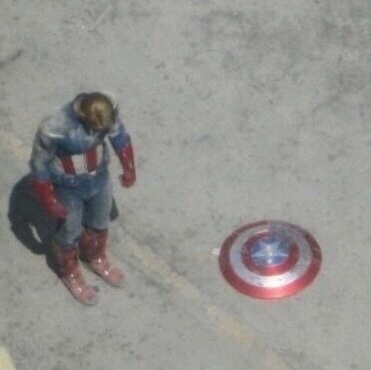 hexviews's tweet image. i’m watching #ThorLoveAndThunder todayyy wish me luck &amp;lt;3