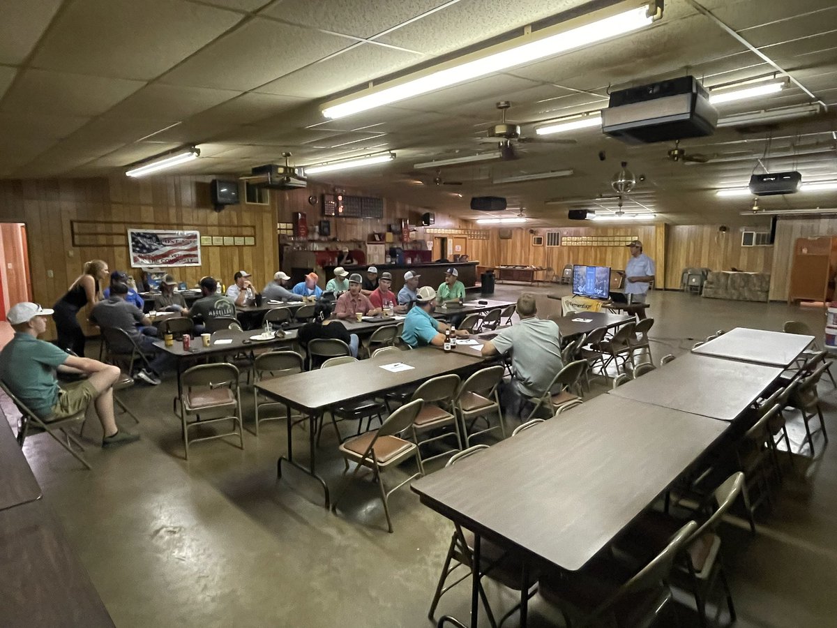 Our Texas operations team, summer interns, account managers team are actively training our customers on FarmCommand in the Vernon, Texas areas as well as Oklahoma. We thought this would be a good time to hold a grower training session. #farmersedge