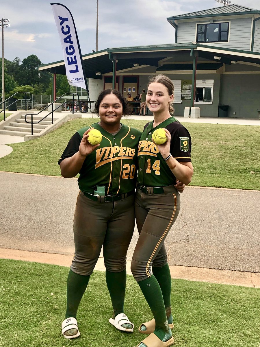 A couple of home run hitters to start off Legacy the right way! Congrats! <a href="/brister_lauren/">Lauren Brister</a> <a href="/oliviakotowski/">OLIVIA KOTOWSKI</a> 🐍🐍