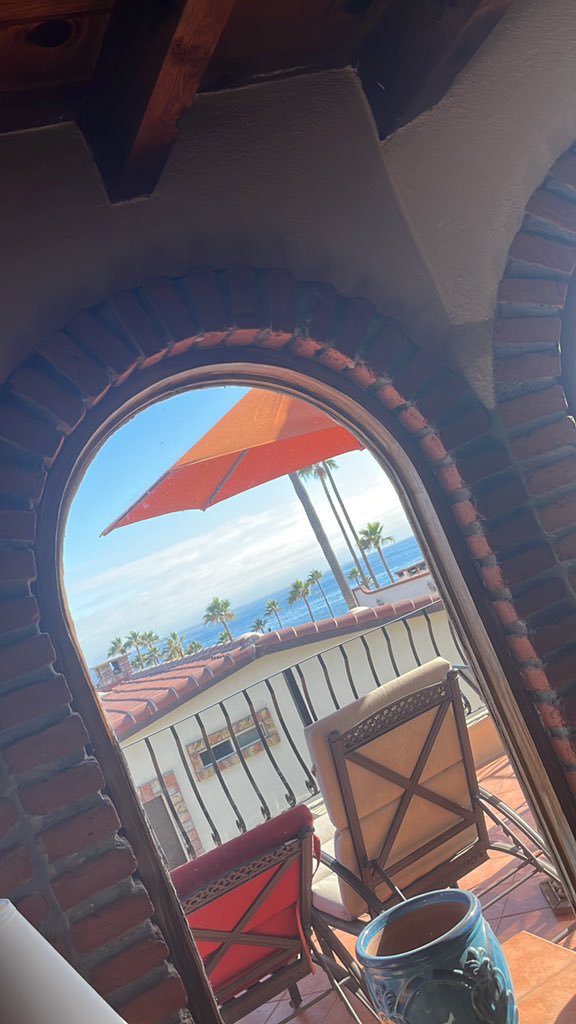 Paws up from Baja🫡💪🏼 <a href="/MoonrunnersNFT/">Moonrunners</a>