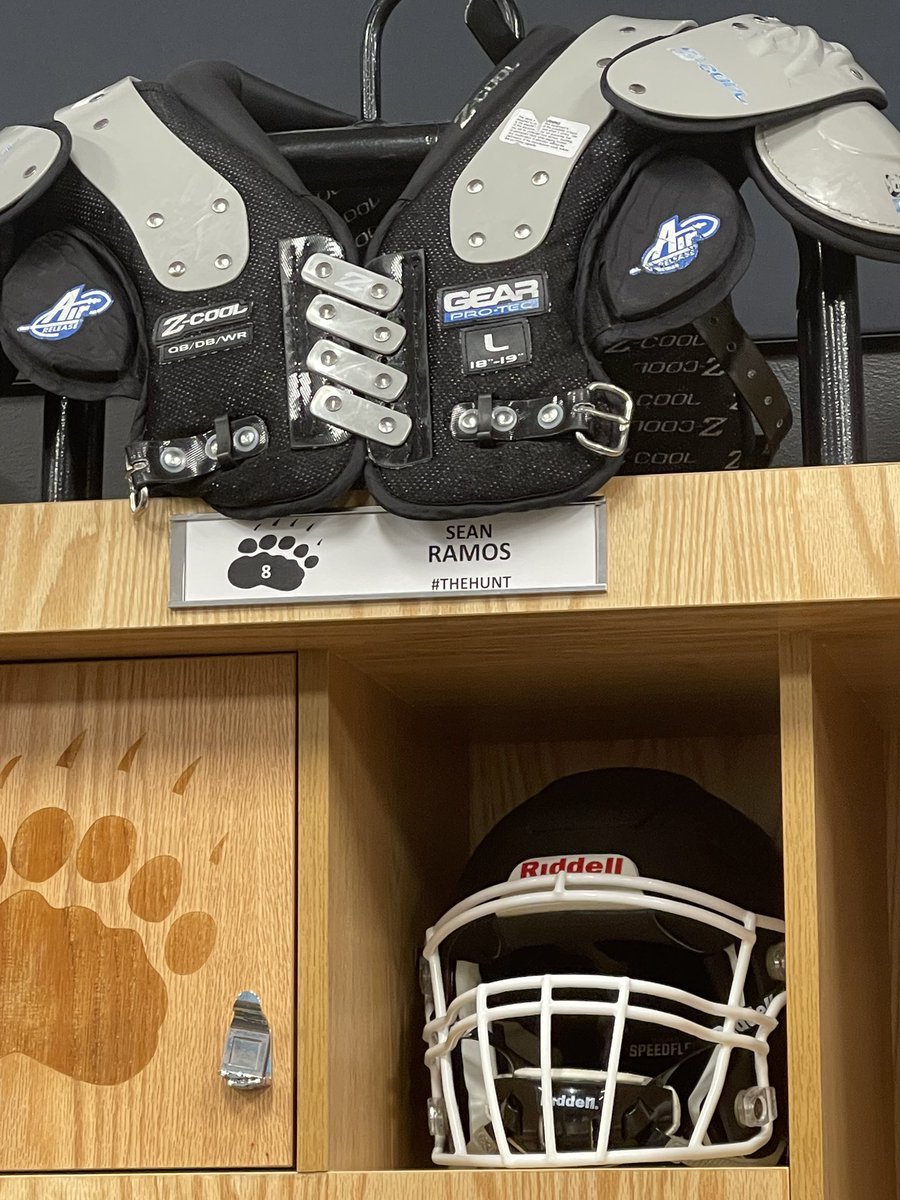 Sramos2k19's tweet photo. After a great visit and conversation with @CoachBJHammer, I am honored and blessed to have received an offer from @BowdoinFB! Thank you @CoachCerf for the amazing tour. #THEHUNT @YVQBacademy @texaselite_ @BDammone @PleasantonFB @PleasantonTrack https://t.co/EBInrCckWO