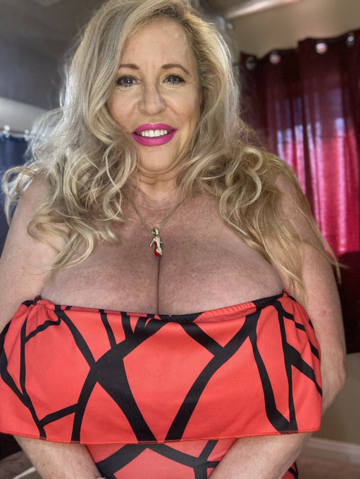 I lived in NY &amp; worked in NY for 30 years ever since I was 17. A&hellip; considering I haven&rsquo;t worked in a few<a href="/tag/europedichan"class="tags"><span>#europedichan</span></a>