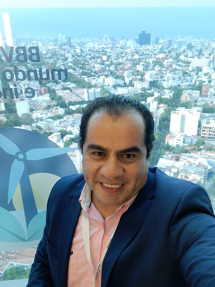 JUANP_DELEON's tweet photo. Felicidades @HecktorOrtega en tu presentación de "Charlas con Justino" y el BeerNovation #Fintech #Finanzas #Libros en el #BBVAOpenSpace https://t.co/wJp1rI8hGt