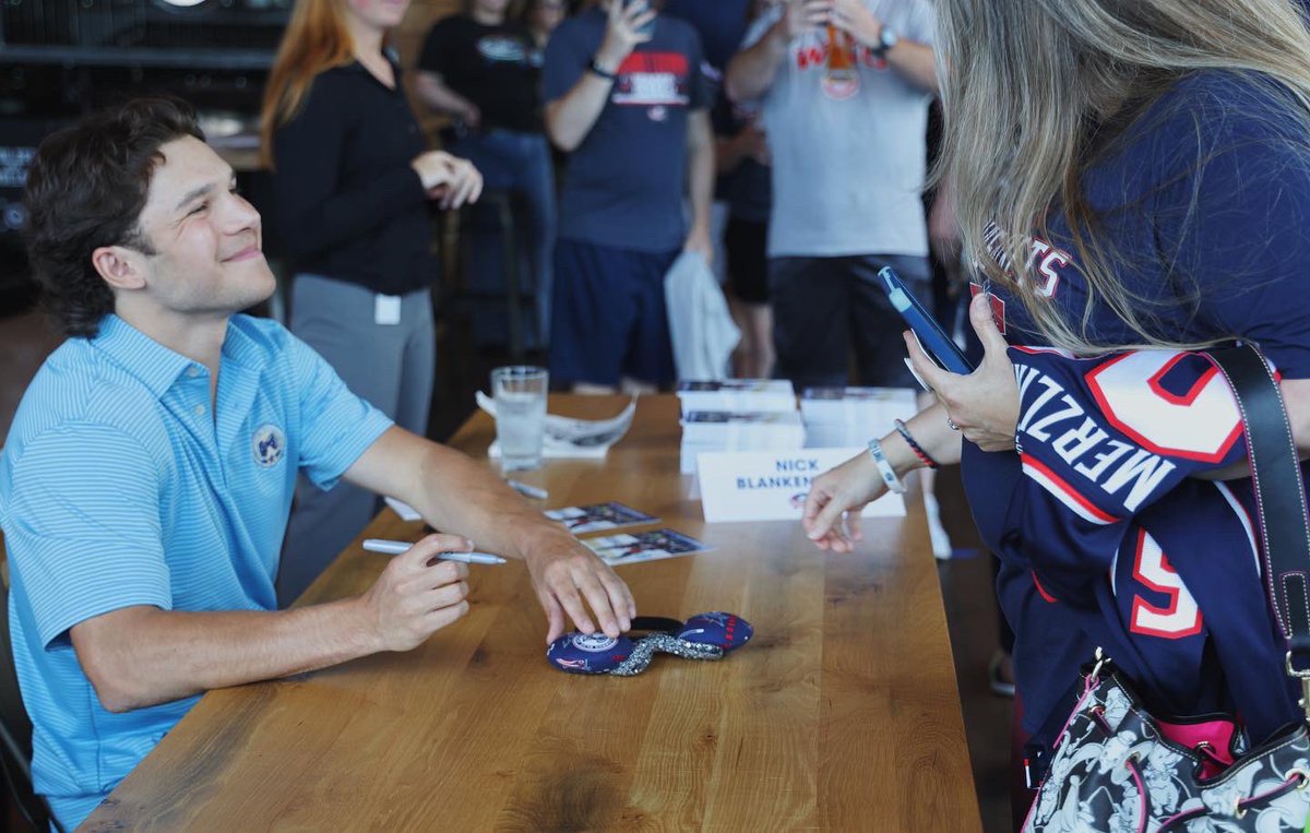 EastonTownCtr's tweet photo. Too much fun at the #CBJ Draft Party! https://t.co/CkwbnsjgDS