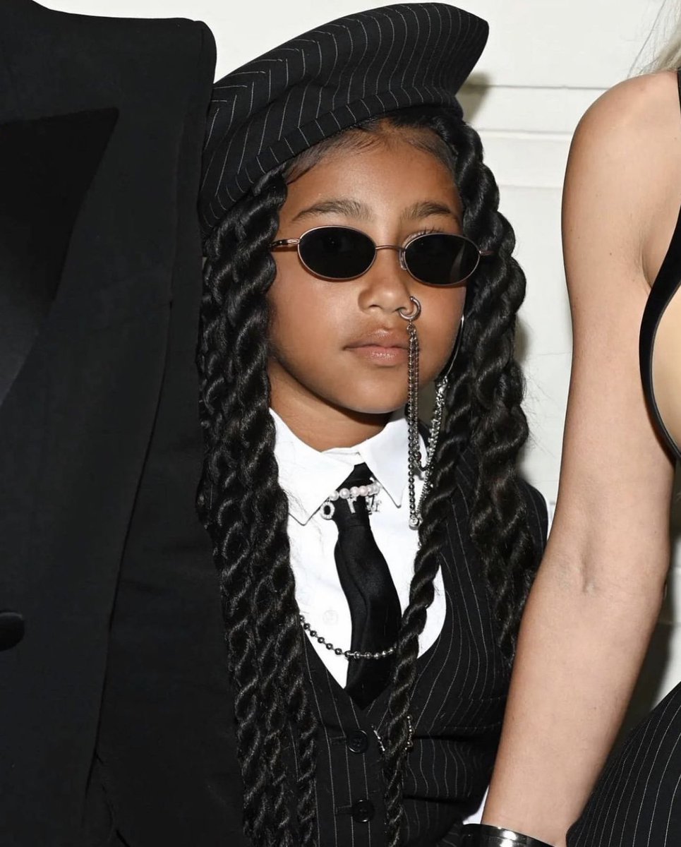 Kim Kardashian tweet media