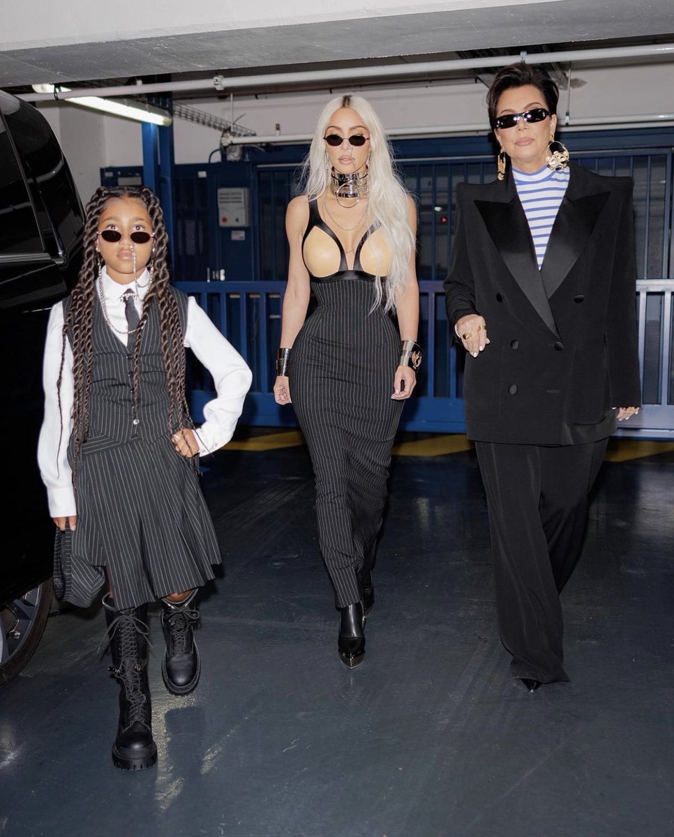 Kim Kardashian tweet media