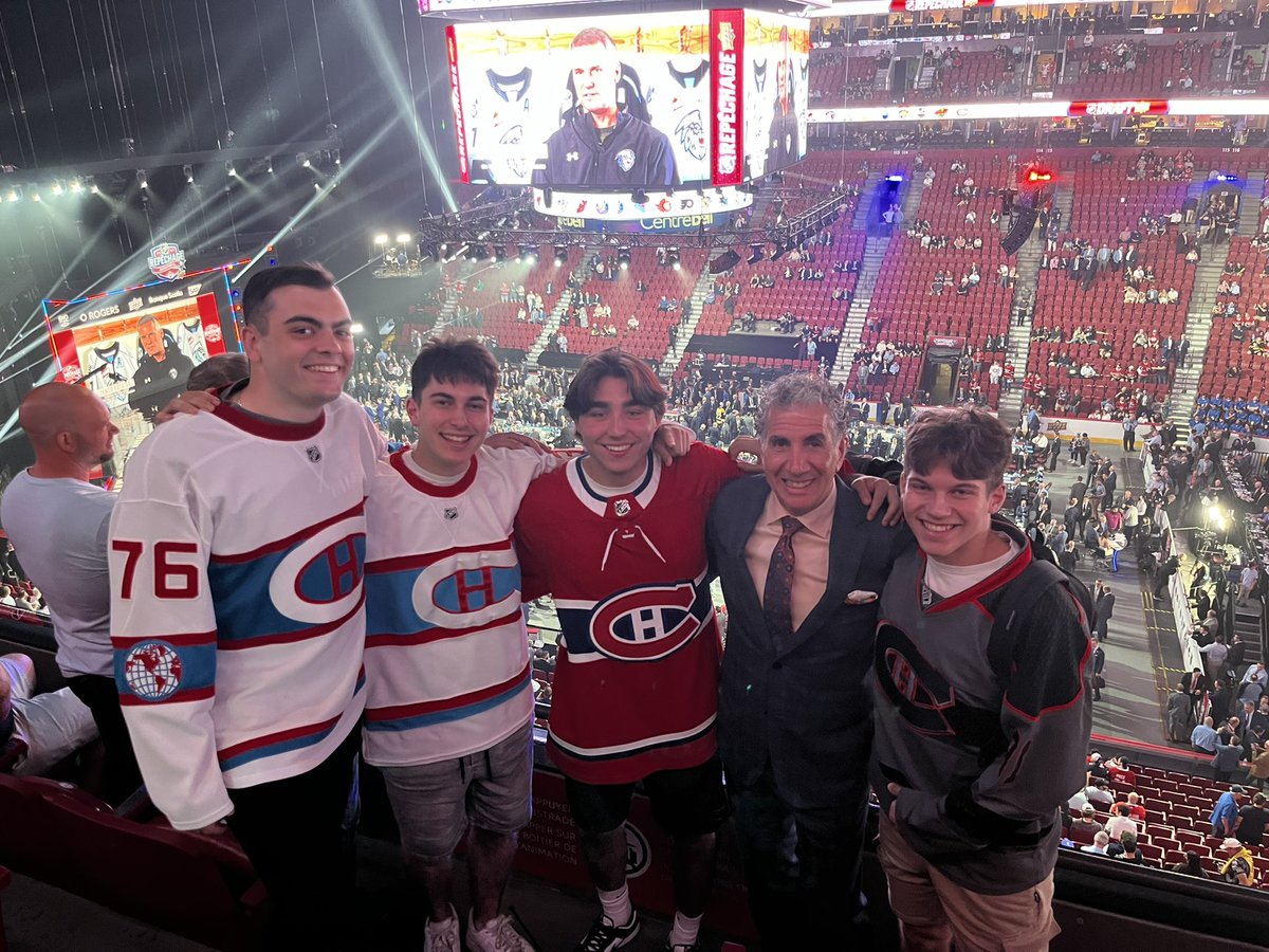 bountounis's tweet photo. Get us on the jumbotron it’s what slaf would want. #buttonup #NHLDraft https://t.co/Mb99IdKQlG