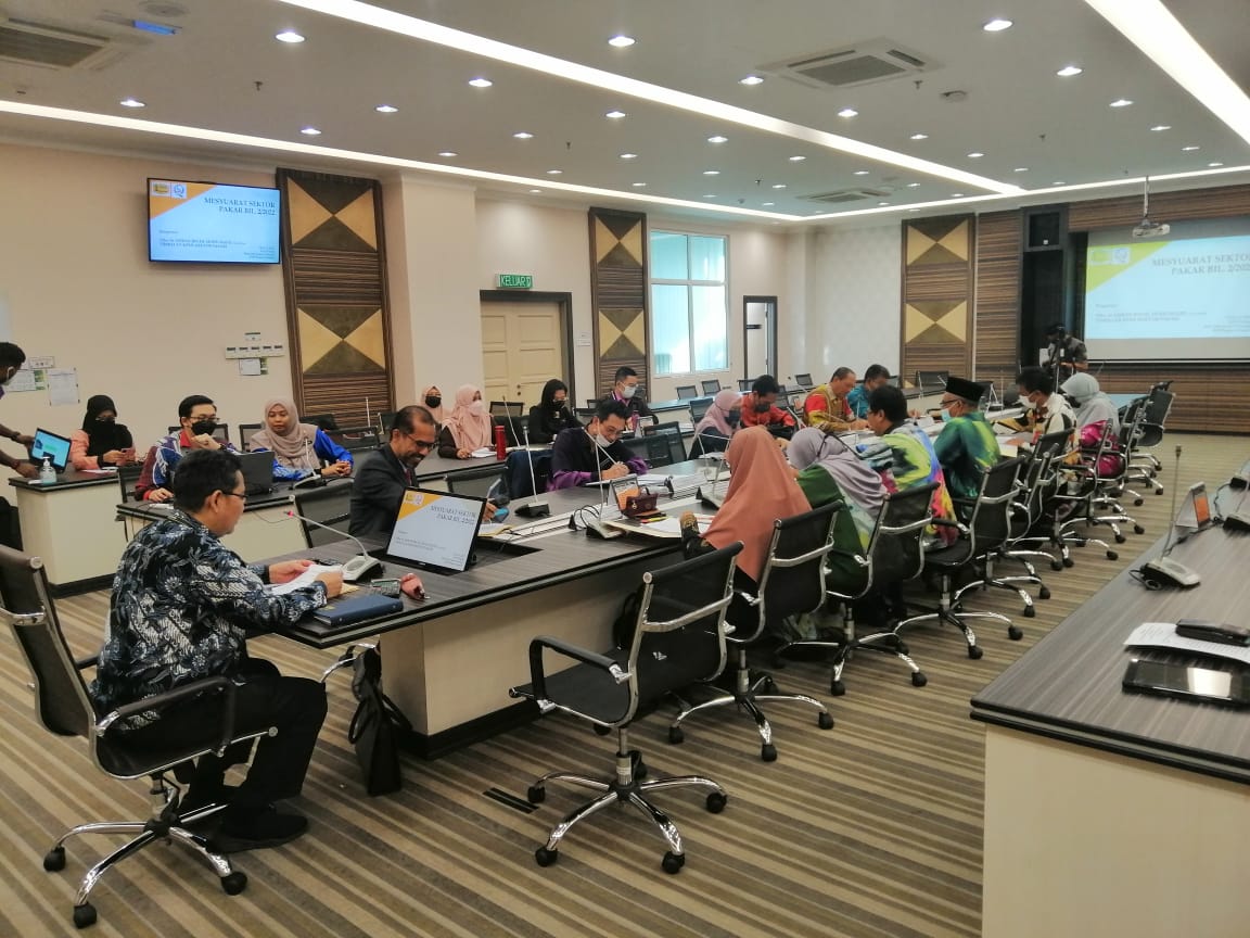 Amran Mohd Majid (@amranmohdmajid1) on Twitter photo 7 Julai 2022 | Mempengerusikan Mesyuarat Sektor Pakar Bil 2/2022 di JKR Selangor secara hibrid. Syabas & terima kasih kpd <a href="/JKRCKUB/">Cawangan Kontrak & Ukur Bahan</a> sbg Urus Setia Penyelaras bg mesyuarat kali ini. Terima kasih juga kpd <a href="/JKRSelangor/">JKR Selangor</a> atas kesudian penyediaan tempat mesyuarat dan fasiliti yg selesa. 7 Julai 2022 | Mempengerusikan Mesyuarat Sektor Pakar Bil 2/2022 di JKR Selangor secara hibrid. Syabas & terima kasih kpd <a href="/JKRCKUB/">Cawangan Kontrak & Ukur Bahan</a> sbg Urus Setia Penyelaras bg mesyuarat kali ini. Terima kasih juga kpd <a href="/JKRSelangor/">JKR Selangor</a> atas kesudian penyediaan tempat mesyuarat dan fasiliti yg selesa.