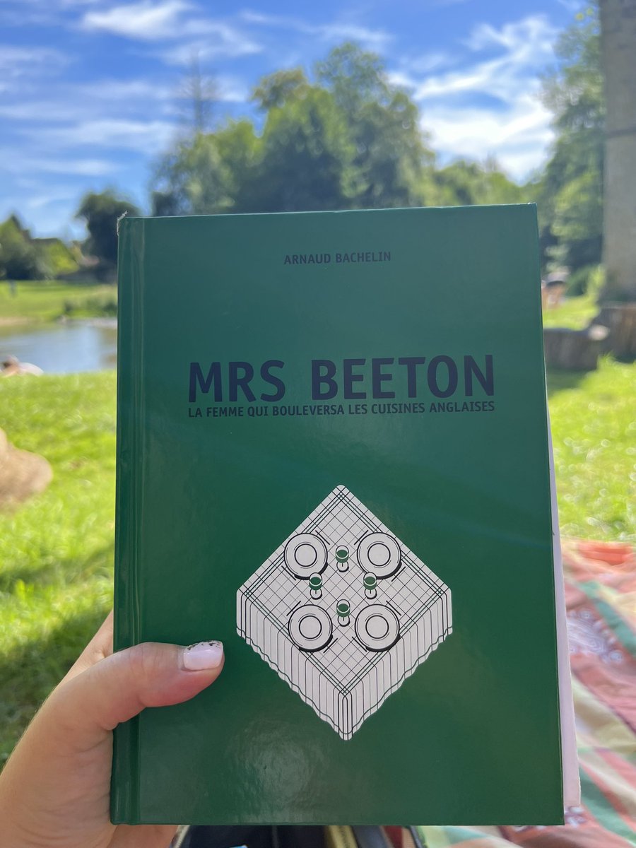 HugolGential_Cl's tweet photo. Un #VendrediLecture au top avec « Mrs Beeton La femme qui bouleversa les cuisines anglaises » paru aux @epure_editions par Arnaud Bachelin : « c’est un livre qui raconte l’Angleterre, le plaisir de recevoir et la cuisine anglaise » 1/6 ⤵️ https://t.co/PeRYtYepRH