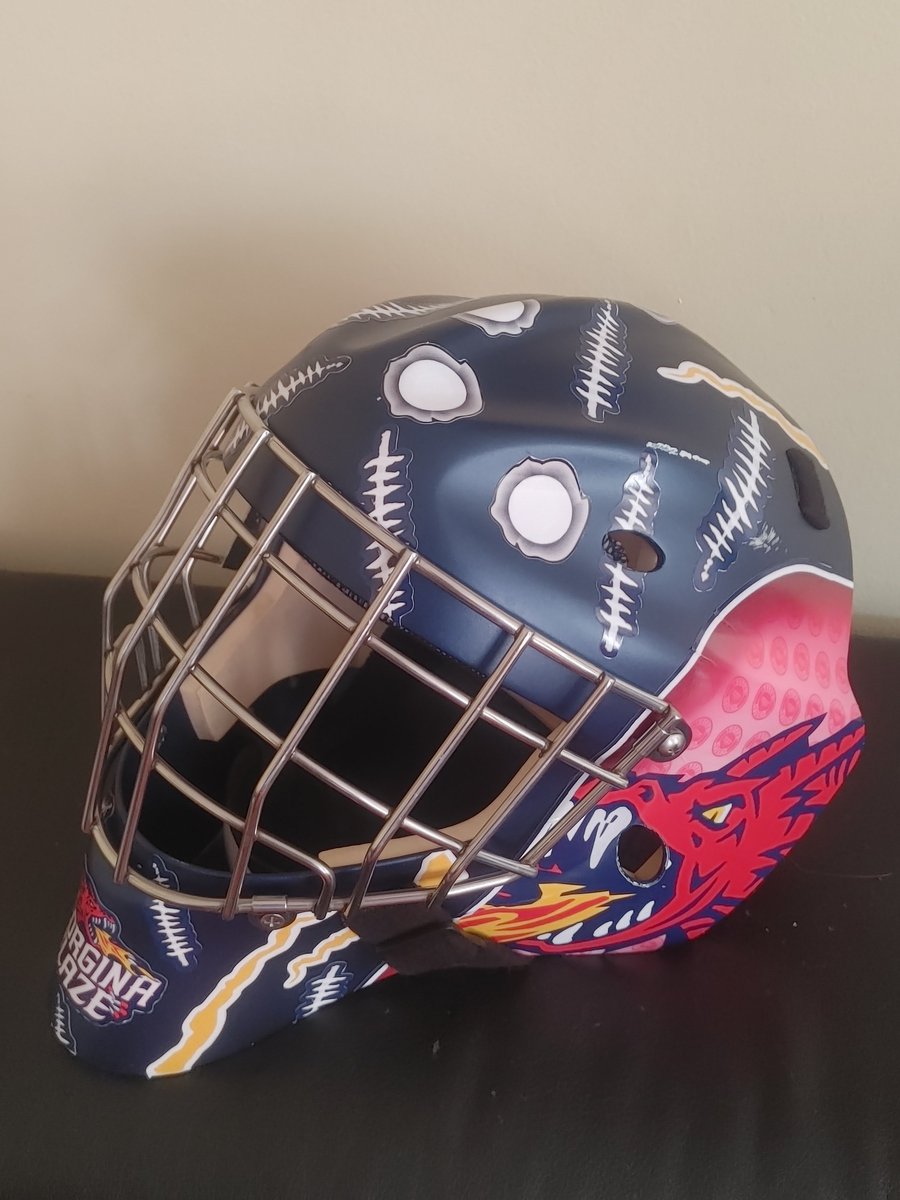 customcagesca's tweet photo. KATHLEEN KIRKEY, THANKS FOR SHARING WITH US THE FINAL RESULT OF YOUR CUSTOM KIT ❗️
#hockey #hockeylife #hockeygoalie #hockeygoalies #hockeygear #hockeyhelmet #icehockeygoalie #goalie #goalies #goaliegear #goaltenders #goaliehelmet #goaliemask #customgoaliemask #customcages https://t.co/xHaTTzLI1L