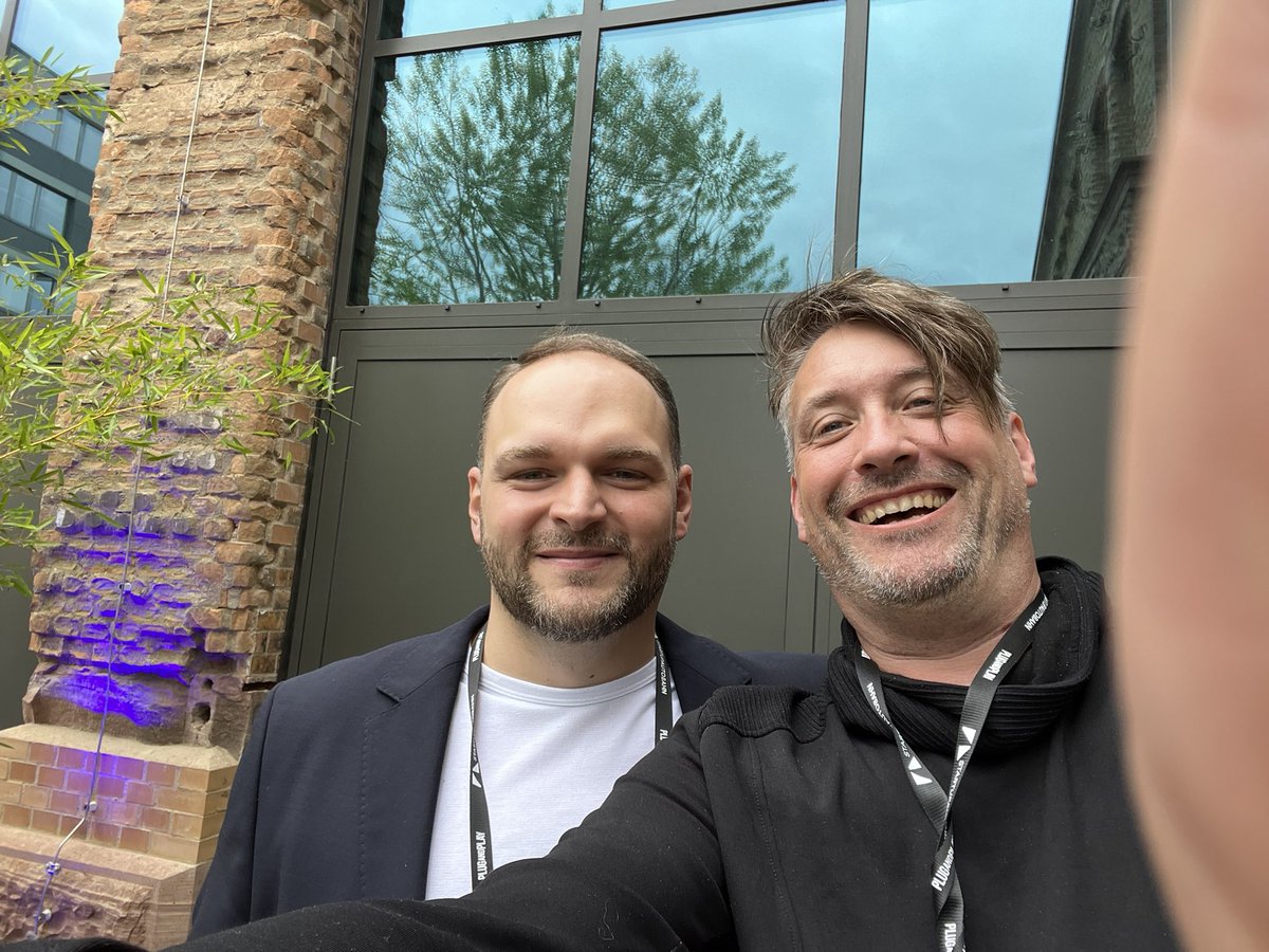 mirko_ross's tweet photo. 🚀 Events are not only about presenting - mostly networking, sharing and inspiring!
#StartupAutobahn ExpoDay 2022 by @StartupAutobahn https://t.co/E01Lu12PO9