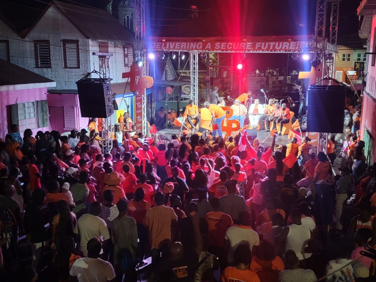 timothyharriskn's tweet photo. Look at the support for #PLP
Huge turnout for the #VisionCentre Launch of #1
#securefuture #betterfuture @PLPSKN https://t.co/hh1sGY8WOo