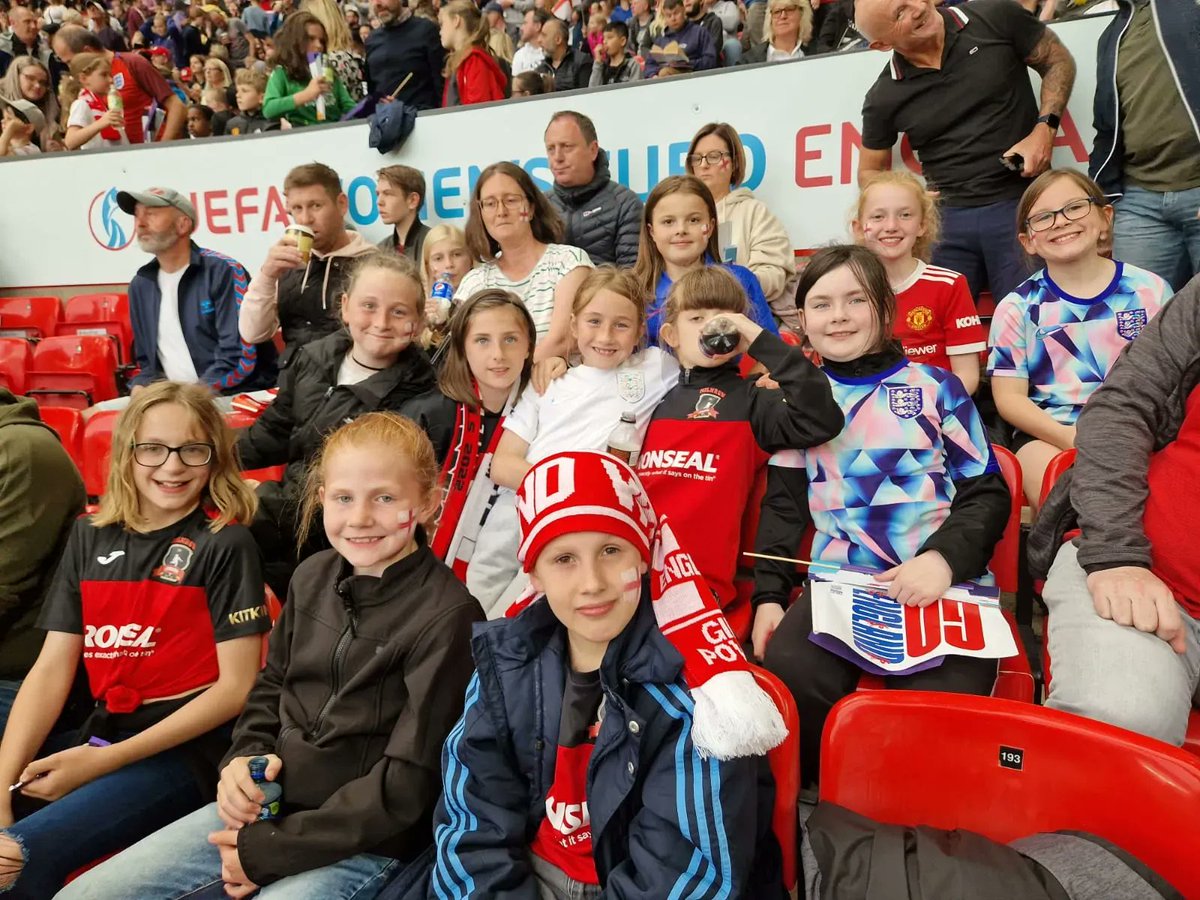 ENGLAND KICK OFF EUROS WITH A WIN 🙌👏🏴󠁧󠁢󠁥󠁮󠁧󠁿⚽️ 󠁧󠁢󠁥󠁮󠁧󠁿- Our U10s Emeralds were there to see it. Beth Mead's first-half goal secures victory over Austria at Old Trafford in EURO opener... COME ON ENGLAND 👏👏👏👏