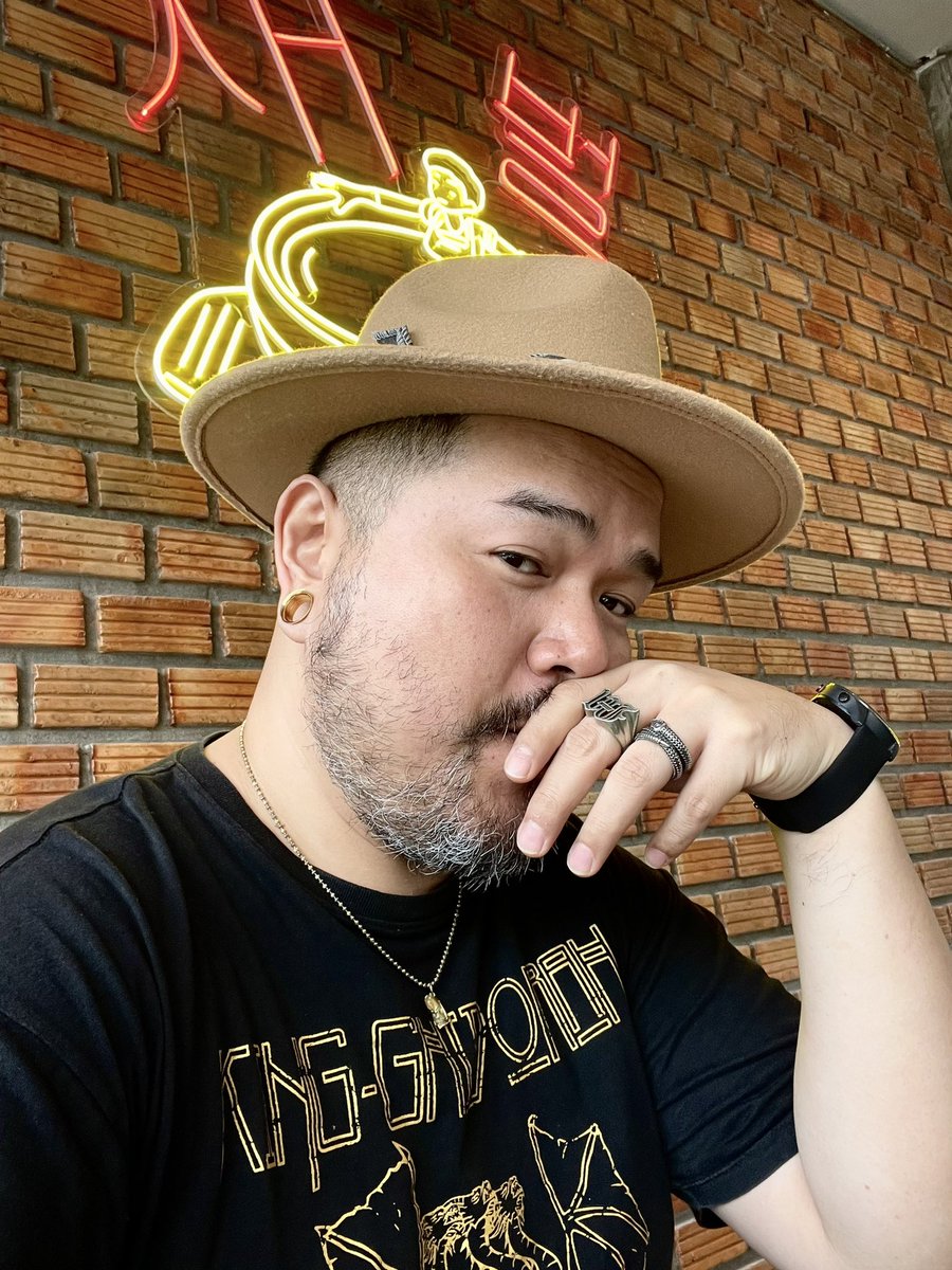unclebear80's tweet photo. Old Boy https://t.co/QLnIAQ9PQ7