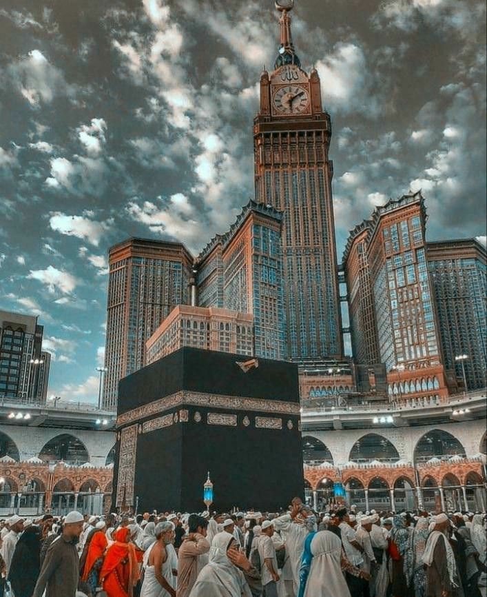 zeeelicious's tweet photo. وَاسْجُدُوا لِلَّه🤍 https://t.co/ijPLh7FM5t