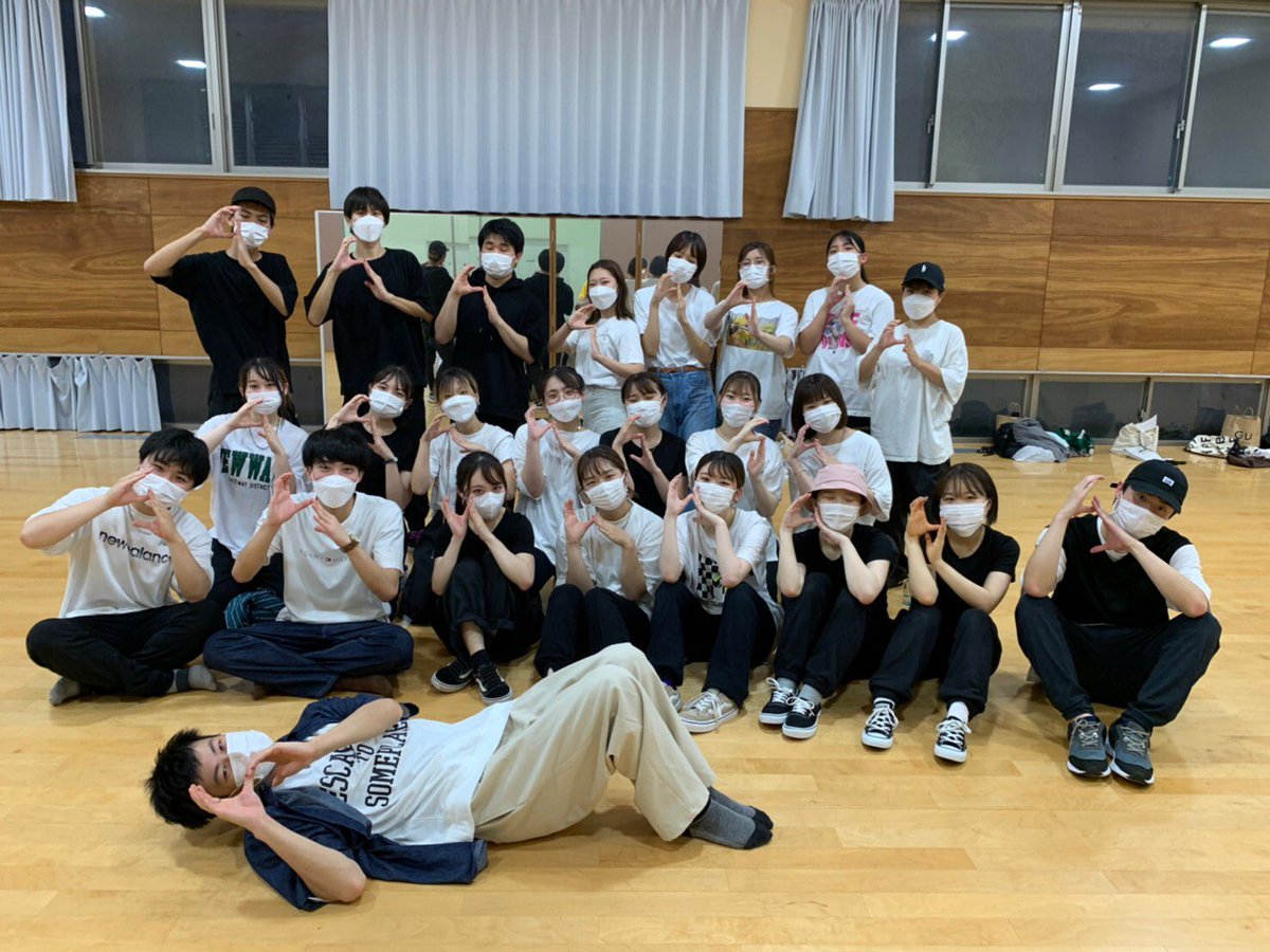 DJ_DanceClub's tweet photo. 七夕祭でした！
1年生はもちろん、2.3年生も初めての七夕祭で、少し緊張もあったけど、楽しんで踊れたと思います！
次の銀杏祭も頑張ろうね！
見に来てくれた方々もありがとうございました！ https://t.co/DemsBqQoKV