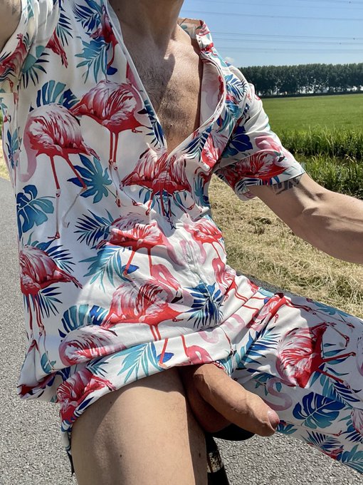 It’s #KinkyFriday again! A good excuse to bike with my dick out ? https://t.co/OAJYL0Vy4X