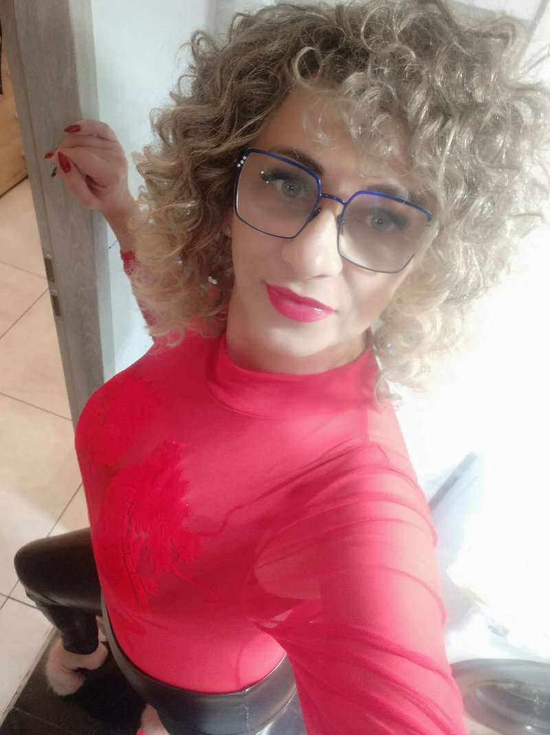 Selamlar evli kişiler bize özel açsın müsaitim