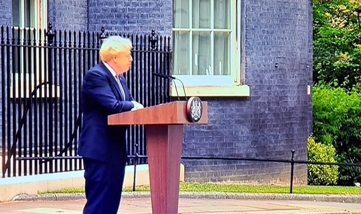SirSeaside's tweet image. So Boris Johnson did not actually say he's resigned.
There is no such position as a 'caretaker' Prime Minister. So nothing has really changed until a new Prime Minster is selected?
#BorisJohnson #leadership #LeaveMeansLeave #BBCBreakfast #kayburley #r4today #GMB #GBNews