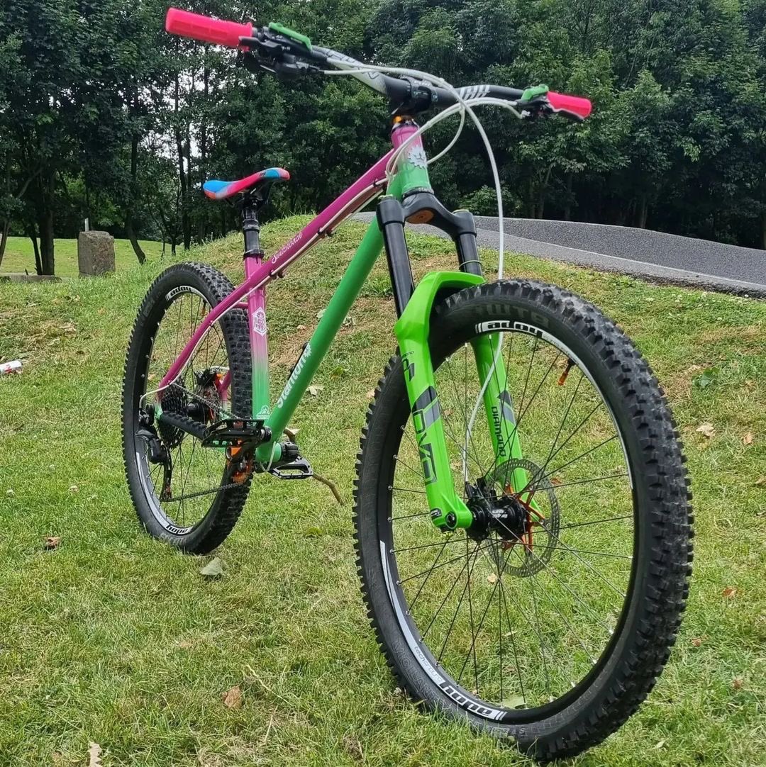 steelisrealmtb's tweet photo. Well it's finally finished and ready for the weekend 🤘@StantonBikes Gen 3 Switchback
#steelisreal #steelisrealmtb #steelhardtail #hardtailmtb #hardtailheaven #hardcorehardtail #steelHT #stantonbikes #stantonswitchback #Switchback #4130society #4130chromoly #mountainbike #mtb https://t.co/Z5DqXh8h79