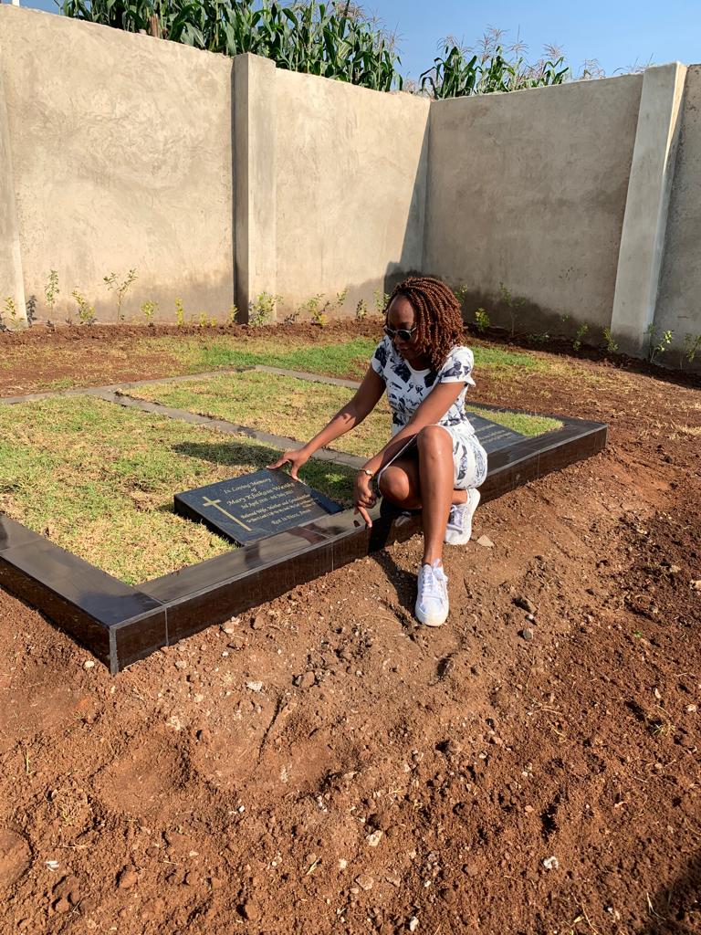 ViridianaWasike's tweet photo. Mama 1 year on 8th July 2021
As you sleep still Proverbs 31 woman!
Proverbs 31:25   “She is clothed with strength and dignity". 
I celebrate you mama your strength and dignity lives on https://t.co/xLjPK84ZG1