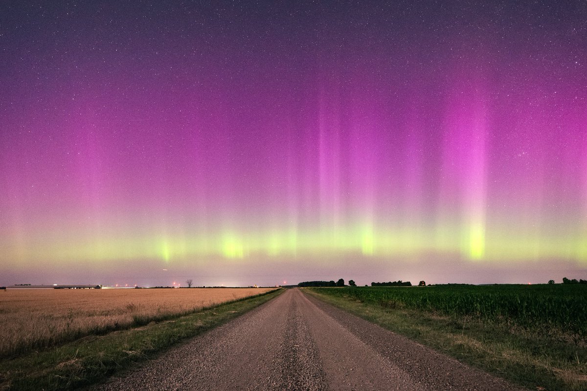 jasonoyoung's tweet photo. For the third night this week, the Northern Lights could be seen in Southern Ontario! https://t.co/GKKp3bRZzw