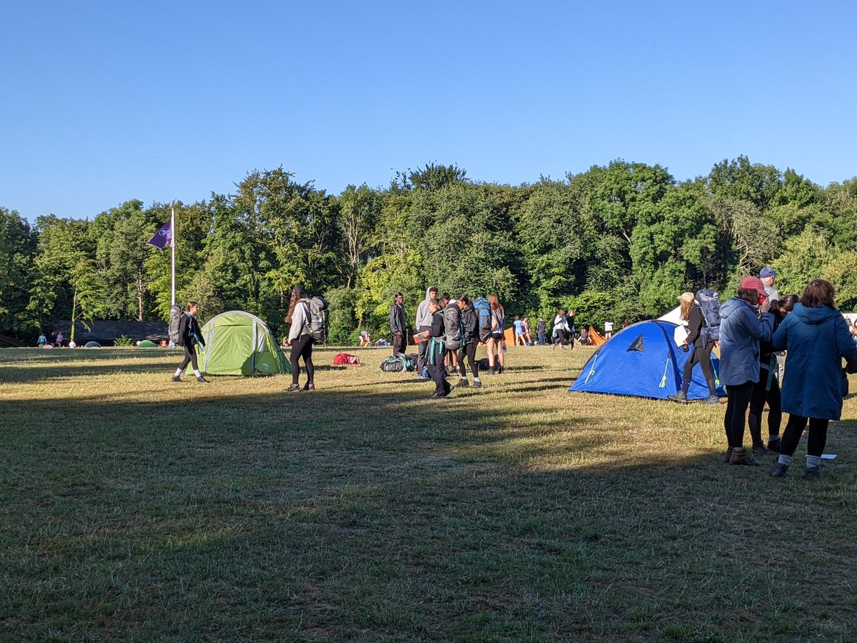 An early start and students are getting ready to set off to complete their Bronze expedition.