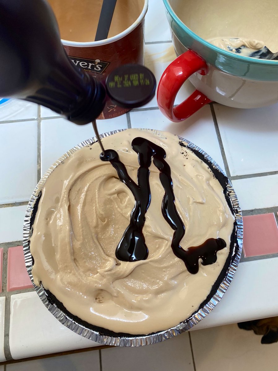 themrs805's tweet photo. I decided to try to make Mud Pie!! It was hilarious and looked like a mess! I can’t help I get distracted easily!🤣🤣 the ice cream was way too soft! But it turned out so yummy!
#norecipeneeded 😂 https://t.co/ERJKMZRFsx