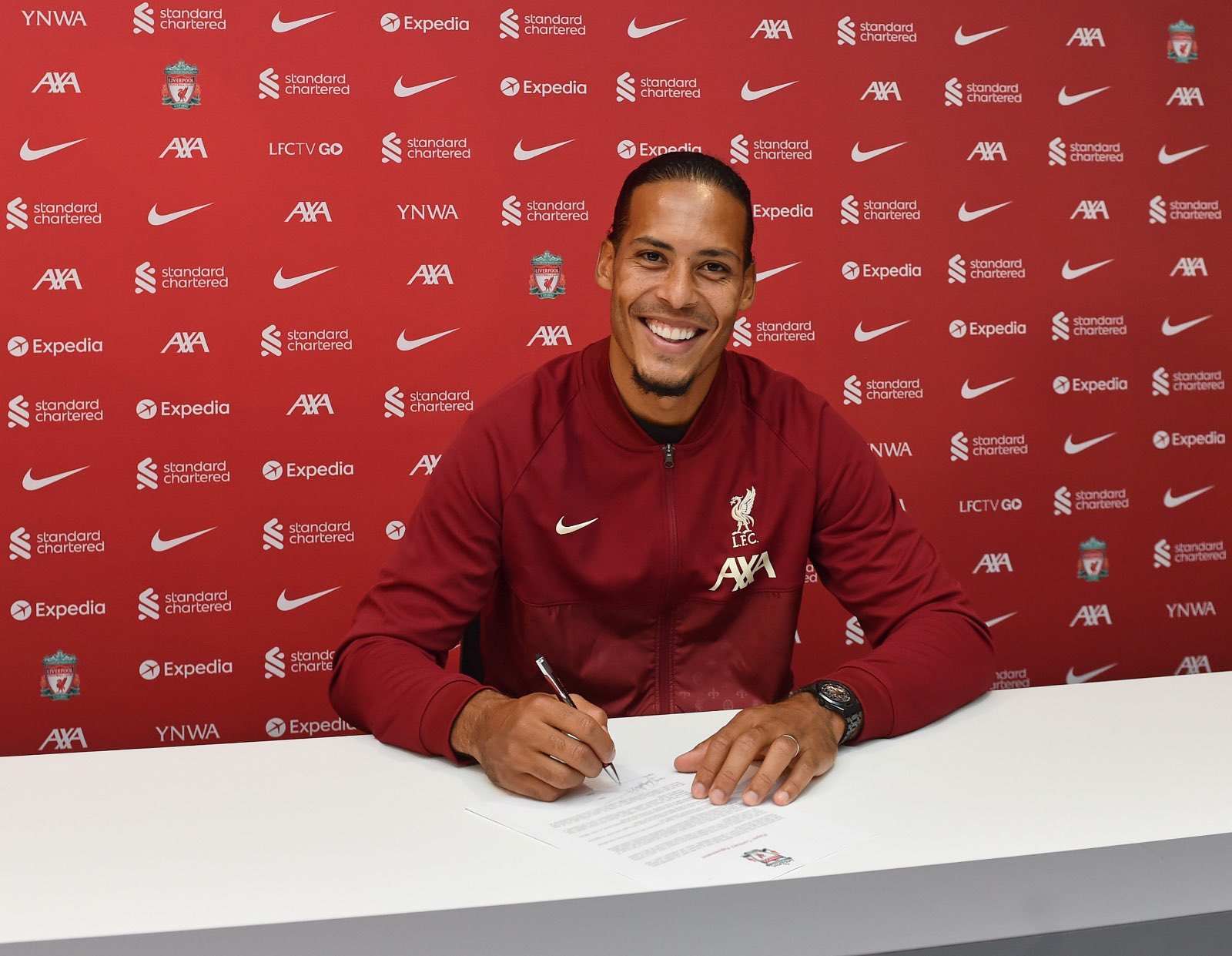 This is Virgil Van Dijk....
Happy birthday to our leader and the best center-back in the world!!. 