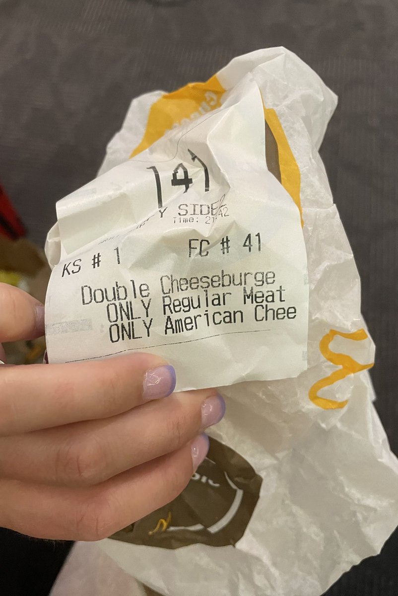 brittanybeldon's tweet photo. I’m sad @McDonalds — BWI airport location forgot the most important part of my “burger” 😔💔 https://t.co/VpXc5yEoRE