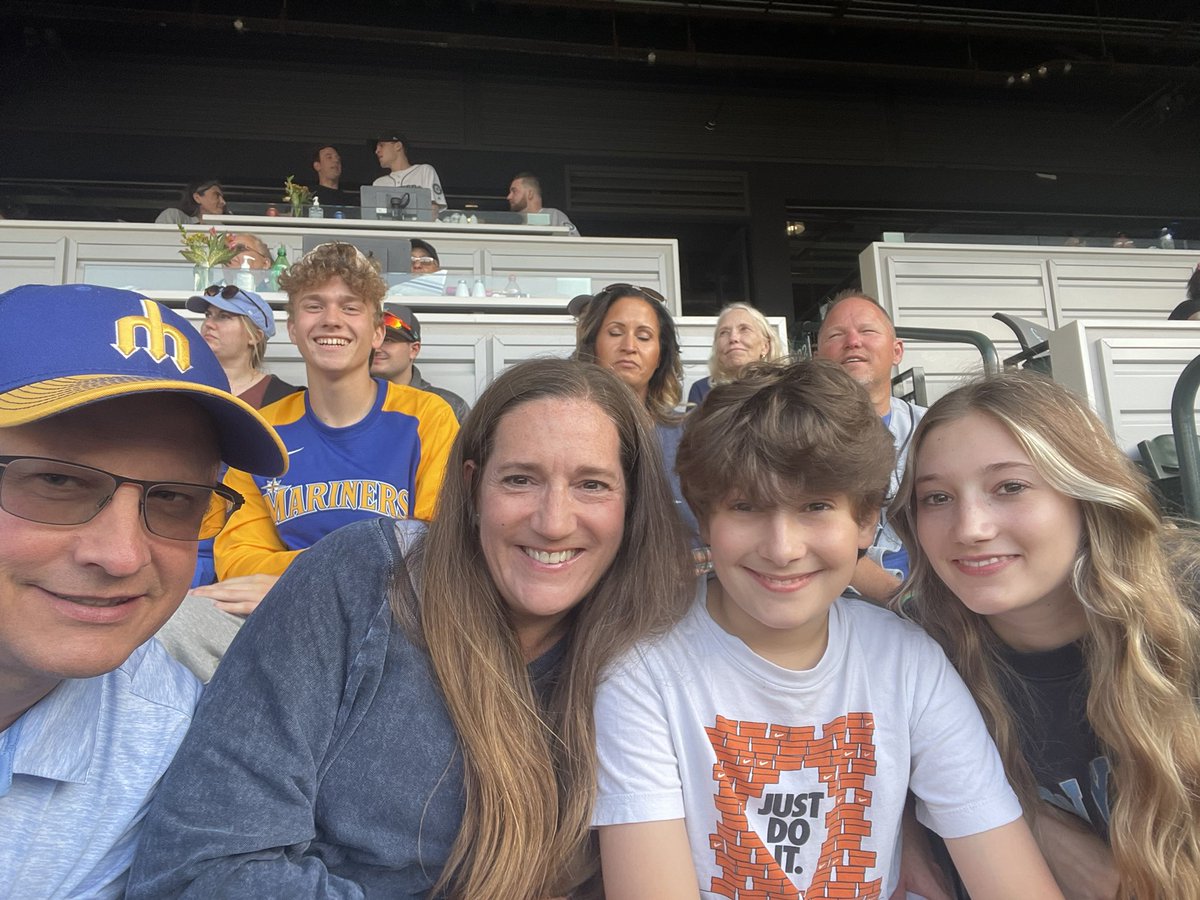 Darcy Dawson tweet media