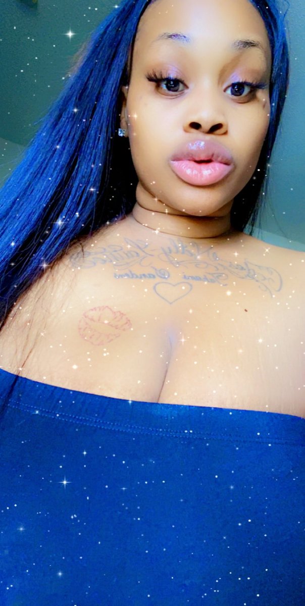StrawberryKxxx's tweet photo. I’m backkkk 😜 new account https://t.co/RdGBq6qcBl