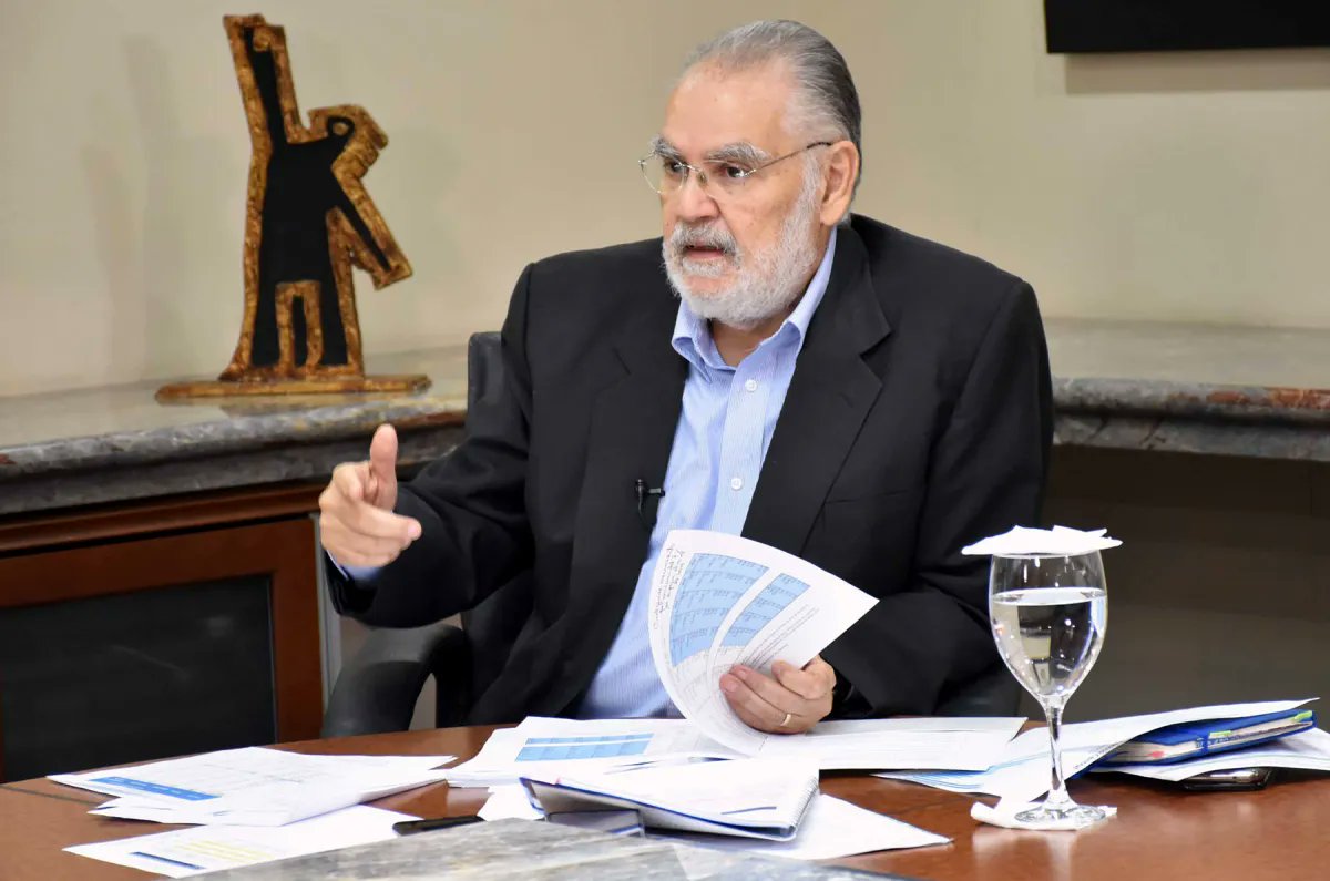 Info__Express's tweet photo. Miguel Ceara Hatton dirigirá @ambienterd y Pavel Ernesto Isa Contreras lo sustituye en Economía, Planificación y Desarrollo  https://t.co/4agHDJQzr0 https://t.co/vIRIcYUdOz
