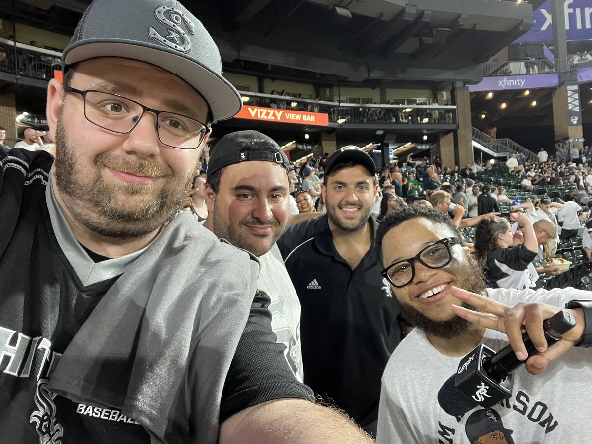 SouthBurbHitmen's tweet photo. Shoutout to friend of the show, the amazing @ryanmedialee for stopping by to say hi to us! Keep up the great work at the park, Ryan! Go @whitesox! https://t.co/NNVw132XQz