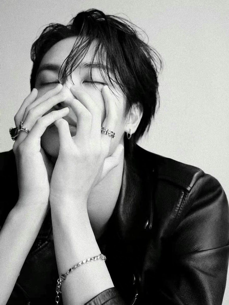 iQIYI's tweet image. Sir-, sir it is a c r i m e to look this good ⛔

Catch #EvanLin in #Crush on #iQIYI app and iQ.com! 

👉🏻App: bit.ly/downloadiQiyit…

#cdrama #LinYanJun #林彦俊