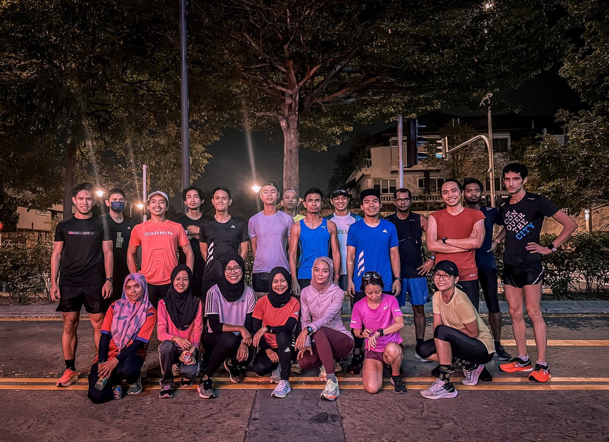 WanZaheedahM's tweet photo. Last one before Raya Haji! Good run & breakfast sesh today guys ๐ฅณ
Have a safe trip to kampung everyone ! #kyserunkrew #togetherweattaingreatmiles #445am #13km #hadir https://t.co/KGf8ms91z5